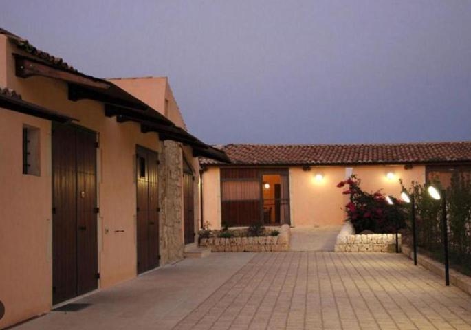 Villa Agriturismo La Fiumara à Noto Extérieur photo